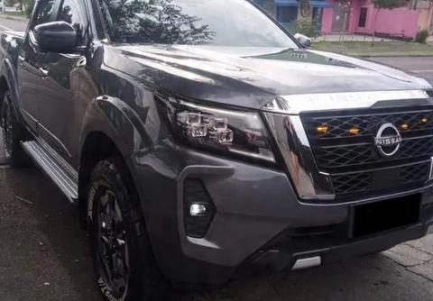Nissan Frontier 2024 Cinza — foto 1 de 3