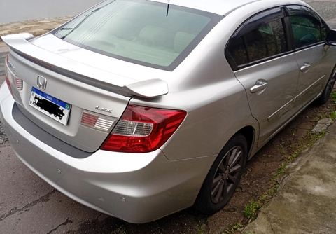 Honda Civic 2013 Prata — foto 1 de 3