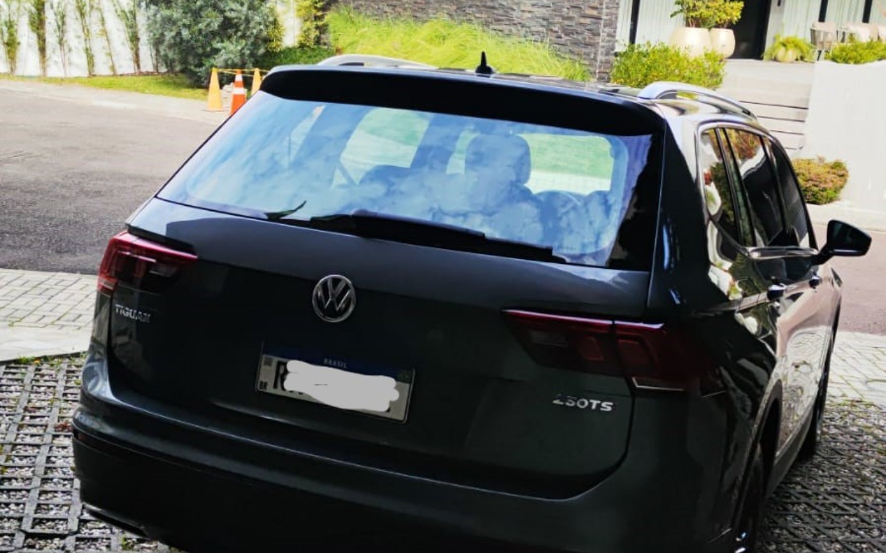 imagem-https://www.socarrao.com.br/sc-vehicle-images-prod/4291205/1791312082769-YjVjMWJjMjYtYzZjZC00MDRiLWEwOTctN2QyZmMwNDdkMzU1LmpwZw.jpg