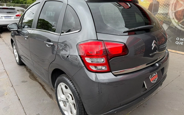 imagem-https://www.socarrao.com.br/sc-vehicle-images-prod/4291221/1791312330495-1974a3aed46b460198b0a1ec3627fa19_1791311819611.jpg
