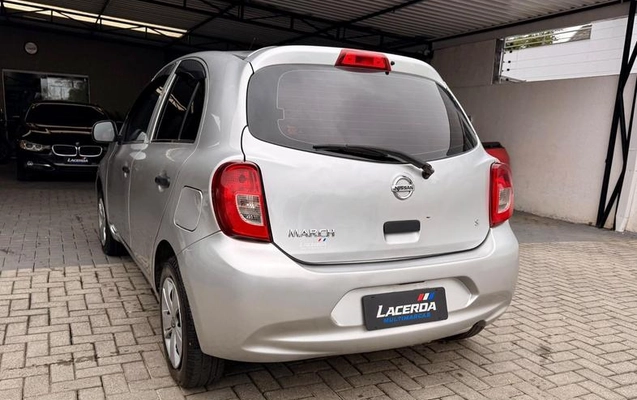 imagem-https://www.socarrao.com.br/sc-vehicle-images-prod/4291226/1791312371151-8136908_9_B_532c077e33.jpeg