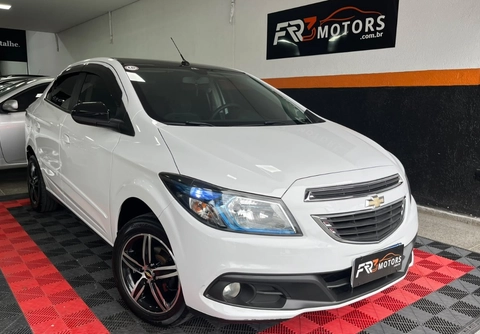Chevrolet Prisma 2015 Branco — foto 1 de 3