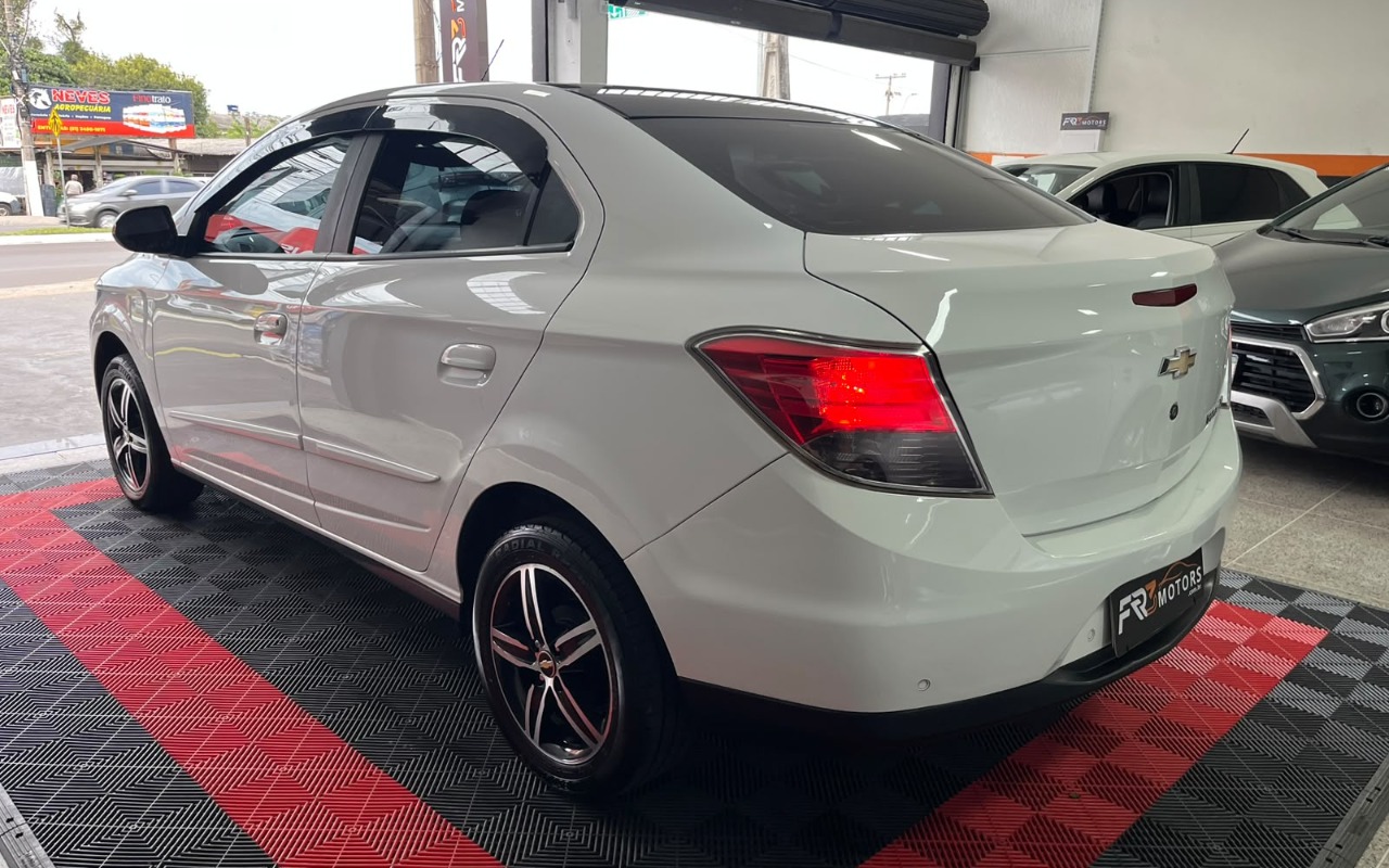 imagem-https://www.socarrao.com.br/sc-vehicle-images-prod/4291239/1791312602832-V2hhdHNBcHAgSW1hZ2UgMjAyNi0xMC0wNSBhdCAxNy4zOC4zMSAoMykuanBlZw.jpeg