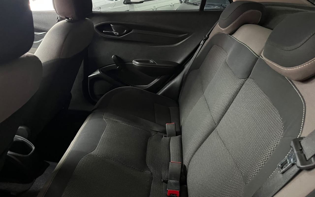 imagem-https://www.socarrao.com.br/sc-vehicle-images-prod/4291239/1791312603083-V2hhdHNBcHAgSW1hZ2UgMjAyNi0xMC0wNSBhdCAxNy4zOC4zMSAoMSkuanBlZw.jpeg