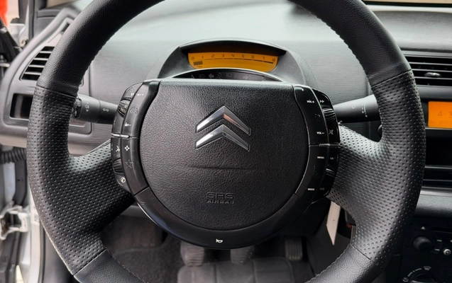 imagem-https://www.socarrao.com.br/sc-vehicle-images-prod/4291246/1792670493242-NmM4NDFjNWYtZDdjOC00YWRkLTk2ZDUtOTMzYzIxMGJmYjIxLmpwZw.jpg