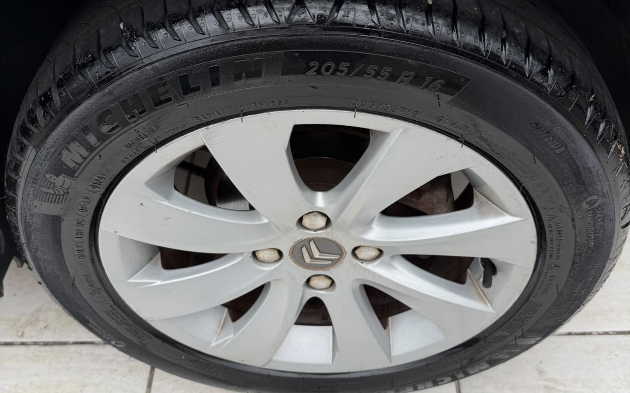 imagem-https://www.socarrao.com.br/sc-vehicle-images-prod/4291246/1792670493332-NjViNzhmYzAtY2ZhOC00ZmZhLTllMWUtOGYwNDdlMjFlMjIzLmpwZw.jpg