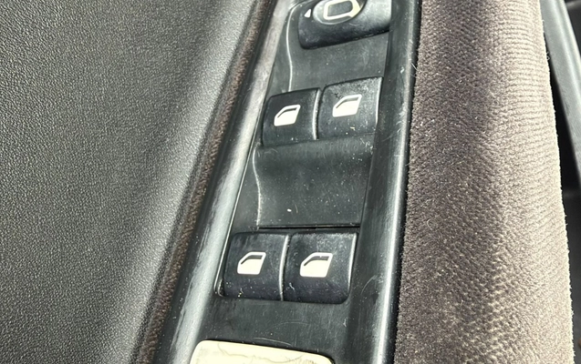 imagem-https://www.socarrao.com.br/sc-vehicle-images-prod/4291246/1792670493521-MjU5ZjQ1ODEtMDA3YS00ZWNmLTg2N2YtODM5MjI4NWYwZmFmLmpwZw.jpg