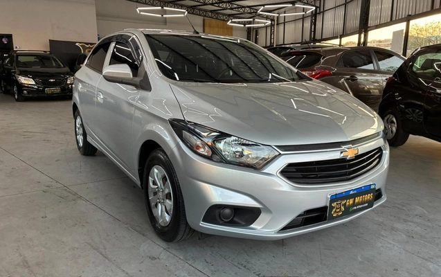imagem-https://www.socarrao.com.br/sc-vehicle-images-prod/4291262/1791312796947-V2hhdHNBcHAgSW1hZ2UgMjAyNi0xMC0wNiBhdCAxNS40MS4yMi5qcGVn.jpeg