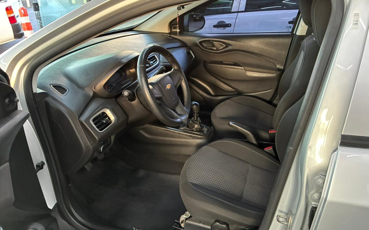 imagem-https://www.socarrao.com.br/sc-vehicle-images-prod/4291262/1791312797821-V2hhdHNBcHAgSW1hZ2UgMjAyNi0xMC0wNiBhdCAxNS40MS4yMiAoMykuanBlZw.jpeg