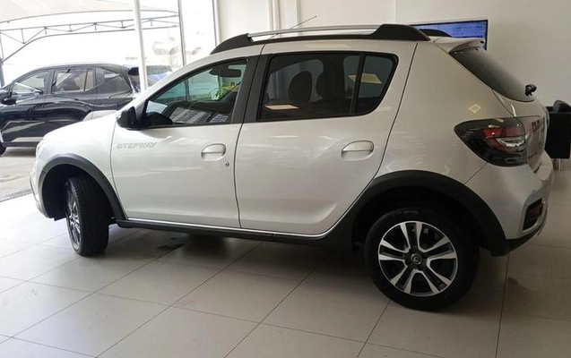 imagem-https://www.socarrao.com.br/sc-vehicle-images-prod/4291374/1792068782024-8548627_4_B_343498e865.jpeg