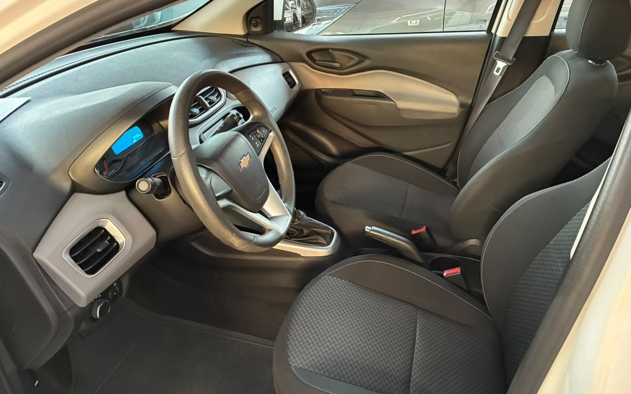 imagem-https://www.socarrao.com.br/sc-vehicle-images-prod/4291475/1791314230334-V2hhdHNBcHAgSW1hZ2UgMjAyNi0wOS0yNSBhdCAxNy41MS4xNSAoMikuanBlZw.jpeg