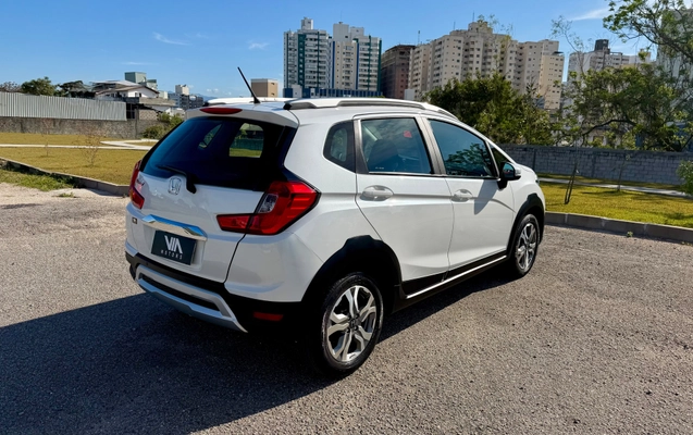 imagem-https://www.socarrao.com.br/sc-vehicle-images-prod/4291494/1791314422354-fdfa060d2a754a22b81e67c5649d5128_1790342403094.jpg