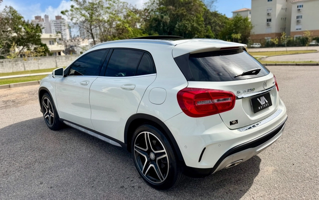 imagem-https://www.socarrao.com.br/sc-vehicle-images-prod/4291536/1791314894830-b470492080e743a986ef555d12ce537e_1786123483755.jpg