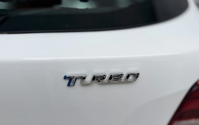 imagem-https://www.socarrao.com.br/sc-vehicle-images-prod/4291542/1791314921902-oN8YpJNCtolIvohoISmMtgWDli6GqGx9.jpg