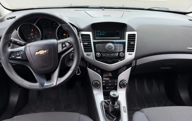 imagem-https://www.socarrao.com.br/sc-vehicle-images-prod/4291711/1791315908911-cPsWV3qL7O5Hp6S9harukQakCYNT5N8X.jpg