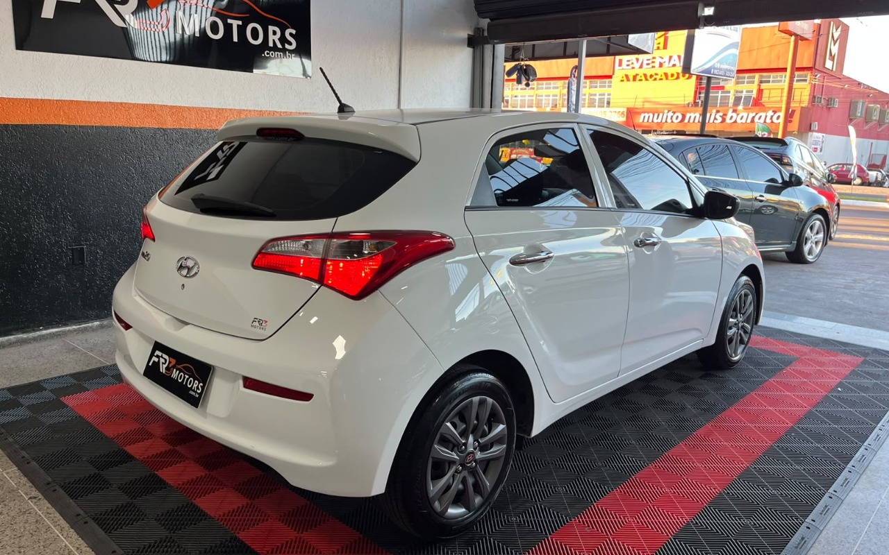 imagem-https://www.socarrao.com.br/sc-vehicle-images-prod/4291720/1791316041647-V2hhdHNBcHAgSW1hZ2UgMjAyNi0xMC0wMyBhdCAxMC4xMi4xMCAoMSkuanBlZw.jpeg
