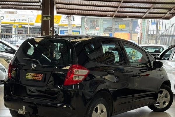 imagem-https://www.socarrao.com.br/sc-vehicle-images-prod/4291831/1791316806215-8549153_11_B_30aae75a79.jpeg