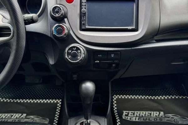 imagem-https://www.socarrao.com.br/sc-vehicle-images-prod/4291831/1791316806244-8549153_0_B_0bc8a0ef09.jpeg