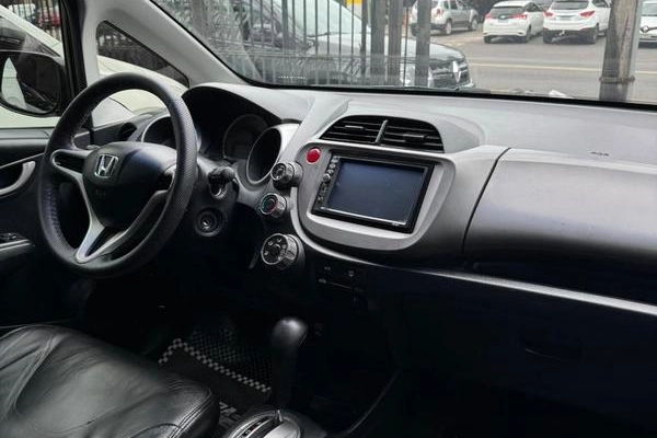 imagem-https://www.socarrao.com.br/sc-vehicle-images-prod/4291831/1791316806248-8549153_0_B_cc0463411f.jpeg