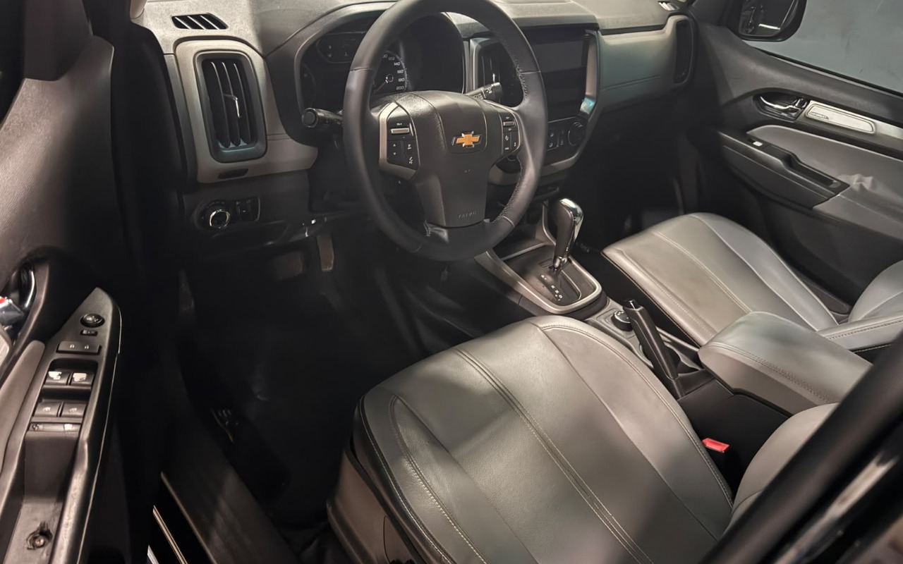 imagem-https://www.socarrao.com.br/sc-vehicle-images-prod/4291861/1791317189735-V2hhdHNBcHAgSW1hZ2UgMjAyNi0xMC0wNiBhdCAxNi40NS4yMCAoMSkuanBlZw.jpeg