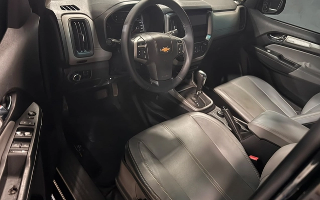 imagem-https://www.socarrao.com.br/sc-vehicle-images-prod/4291861/1791317189735-V2hhdHNBcHAgSW1hZ2UgMjAyNi0xMC0wNiBhdCAxNi40NS4yMCAoMSkuanBlZw.jpeg