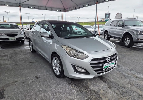 Hyundai i30 1.8 16V Aut. 5p 2016 Prata — foto 1 de 3