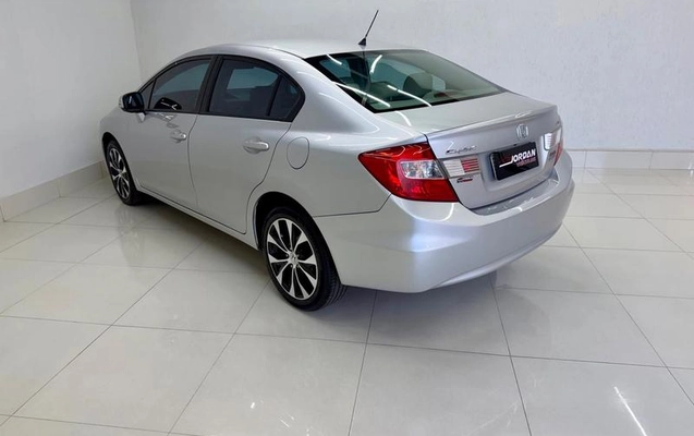 imagem-https://www.socarrao.com.br/sc-vehicle-images-prod/4292024/1791318024918-8338142_8_B_94b2b33e50.jpeg