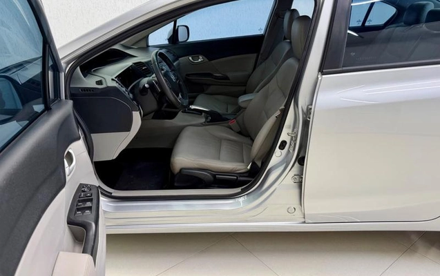 imagem-https://www.socarrao.com.br/sc-vehicle-images-prod/4292024/1791318024920-8338142_14_B_a3c2acfb4c.jpeg