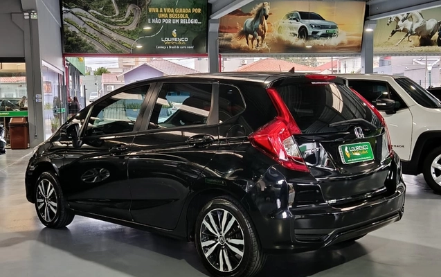 imagem-https://www.socarrao.com.br/sc-vehicle-images-prod/4292070/1792011372353-rBya6csna34ypdu3SlQcpfTNjumS7Bb7.jpg