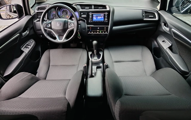 imagem-https://www.socarrao.com.br/sc-vehicle-images-prod/4292070/1792011372357-nv7qZNNwQGqgpCiwKZsoXMlk5hO7GUvf.jpg