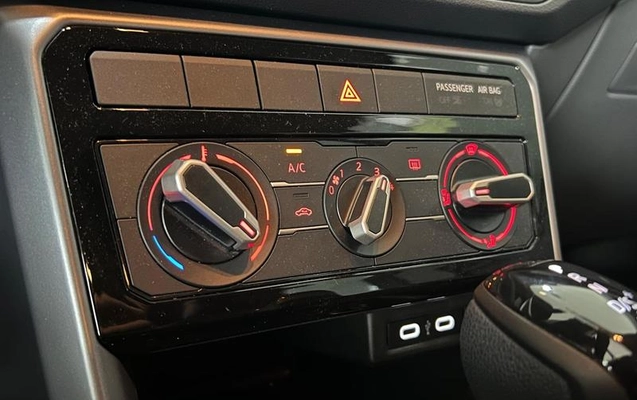imagem-https://www.socarrao.com.br/sc-vehicle-images-prod/4292146/1791578507212-8549376_17_B_988f09e220.jpeg