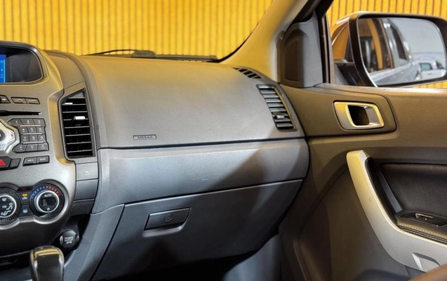 imagem-https://www.socarrao.com.br/sc-vehicle-images-prod/4292173/1791318778649-8497511_18_B_5907bdb93d.jpeg