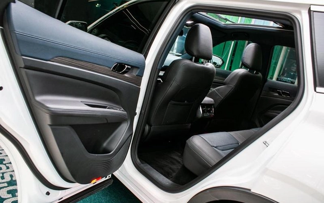 imagem-https://www.socarrao.com.br/sc-vehicle-images-prod/4292280/1791559543068-8549509_13_B_987d77efed.jpeg