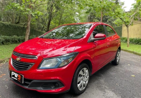 Chevrolet Onix 2014 Vermelho — foto 1 de 3