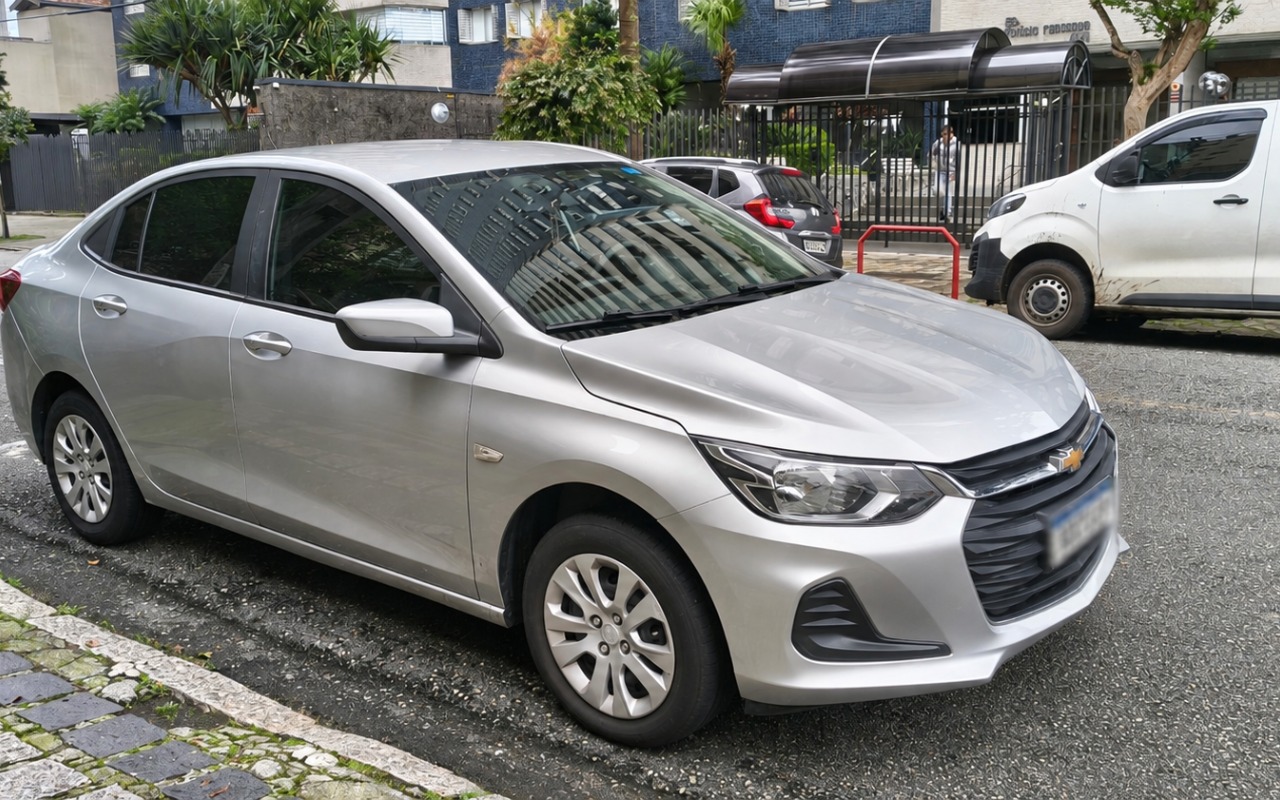 Chevrolet Onix 2020 Prata — foto 1 de 3