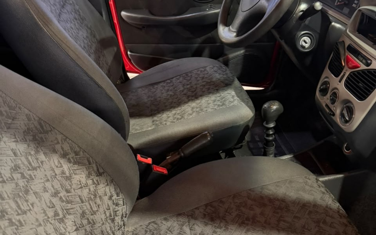 imagem-https://www.socarrao.com.br/sc-vehicle-images-prod/4292746/1791323058291-V2hhdHNBcHAgSW1hZ2UgMjAyNi0xMC0wNiBhdCAxMS40OC4yNCBBTSAoMSkuanBlZw.jpeg