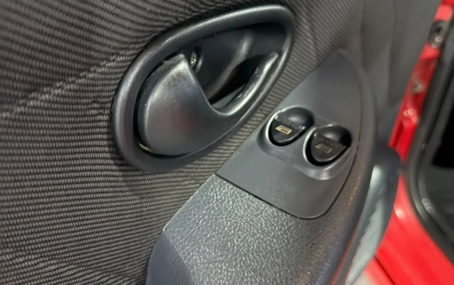 imagem-https://www.socarrao.com.br/sc-vehicle-images-prod/4292746/1791323058516-V2hhdHNBcHAgSW1hZ2UgMjAyNi0xMC0wNiBhdCAxMS40OC4yNCBBTSAoMykuanBlZw.jpeg