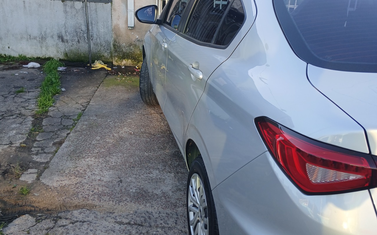 Fiat Cronos 2023 Prata — foto 1 de 3