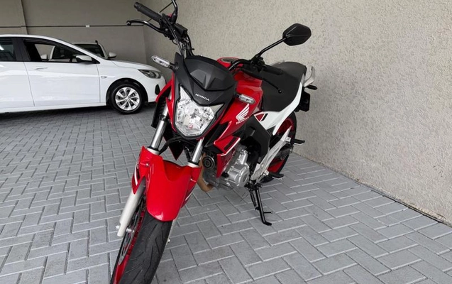 imagem-https://www.socarrao.com.br/sc-vehicle-images-prod/4293070/1791373400726-8430200_1_B_2b02cac12a.jpeg