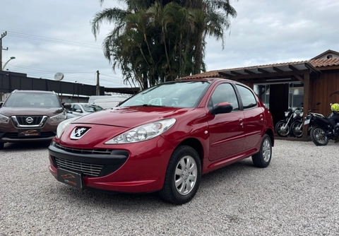 Peugeot 207 XR 1.4 Flex 8V 5p 2011 Vermelho — foto 1 de 3
