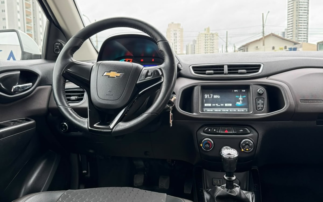 imagem-https://www.socarrao.com.br/sc-vehicle-images-prod/4298009/1791378550558-V2hhdHNBcHAgSW1hZ2UgMjAyNi0wOS0xNiBhdCAxNC40MS41NiAoMikuanBlZw.jpeg