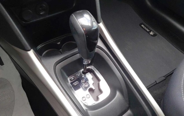 imagem-https://www.socarrao.com.br/sc-vehicle-images-prod/4298252/1791399593861-20iCT4GrzLG0Ctqq5o5sDK6uKBIgC7x7.jpg