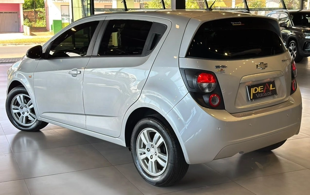 imagem-https://www.socarrao.com.br/sc-vehicle-images-prod/4298260/1791380235775-5abbcdc774cb43ef8902c215fe17b4c6_1791379905026.jpg