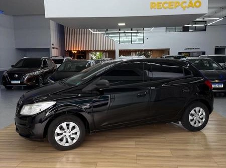 Chevrolet Onix 2015 Preto — foto 1 de 3