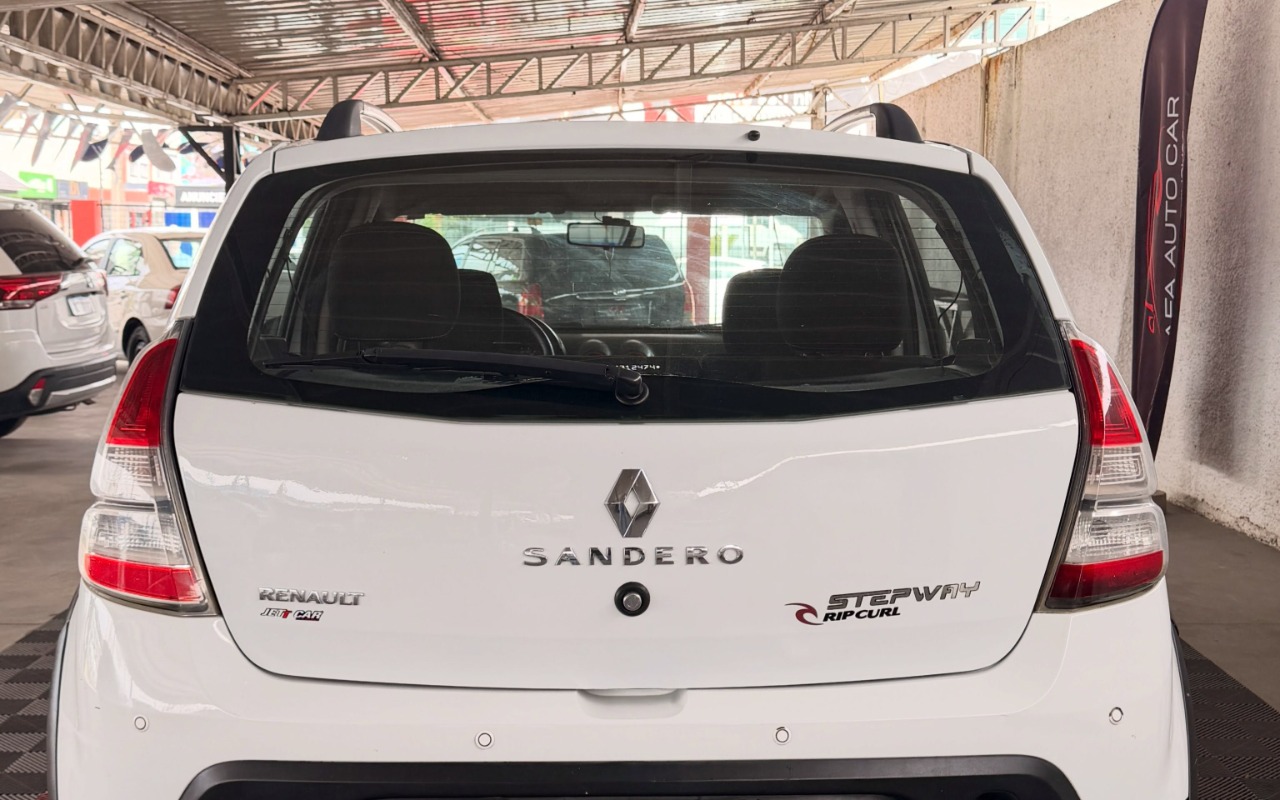 imagem-https://www.socarrao.com.br/sc-vehicle-images-prod/4298575/1791382095678-U2F2ZUNsaXAuQXBwXzgzODA0MjAwNF8xNzk1MjQxMzU5ODI3MDgyMF8xNzc5NTkxNTI5NDc0MTA1NTJfbi5qcGc.jpg