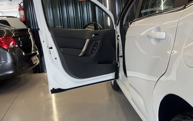 imagem-https://www.socarrao.com.br/sc-vehicle-images-prod/4298807/1791383507976-gb-6051ff7.jpeg