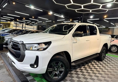 Toyota Hilux 2024 Branco — foto 1 de 3