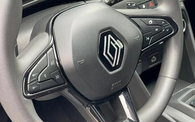 imagem-https://www.socarrao.com.br/sc-vehicle-images-prod/4298986/1791384724394-8536715_12_B_e09cb010fa.jpeg