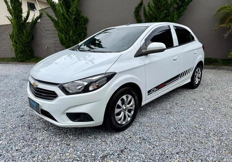 Chevrolet Onix 2018 Branco — foto 1 de 3