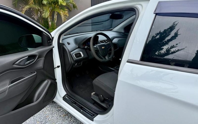 imagem-https://www.socarrao.com.br/sc-vehicle-images-prod/4299125/1791385761884-8551273_9_B_4454d43939.jpeg